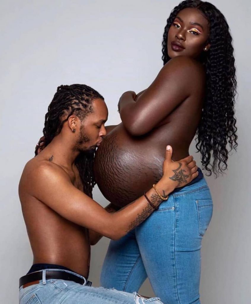 Lady Breaks The Internet With Half Naked Maternity Photos. 1 » Tech And Scholarship Updates