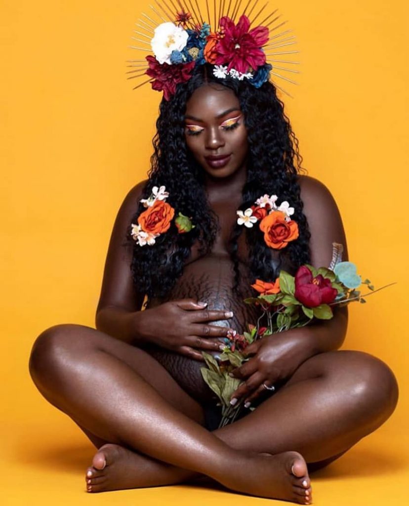 Lady Breaks The Internet With Half Naked Maternity Photos. 3 » Tech And Scholarship Updates