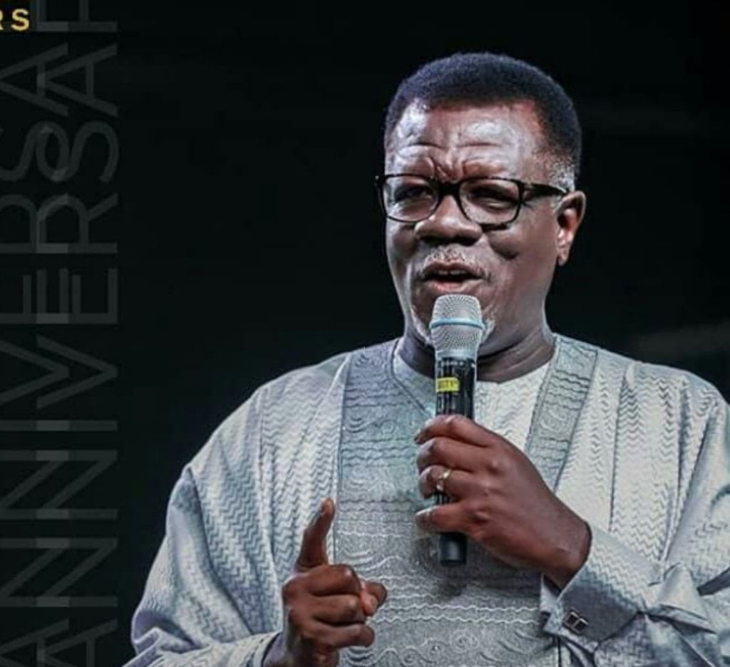 There Is Jesus In The Storm With Us - Mensah Otabil Preaches