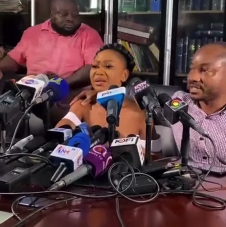 Akuapem Poloo Breaks Into Tears Amids Her 'Nation's Address'.