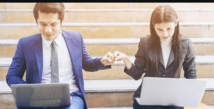 How To Keep A Relationship Alive When Busy With Work
